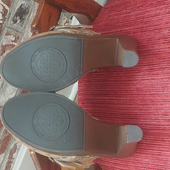 Dana Buchman Suede Clogs Size 6 - Picture 10 of 10